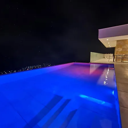 Vacation-luxury *